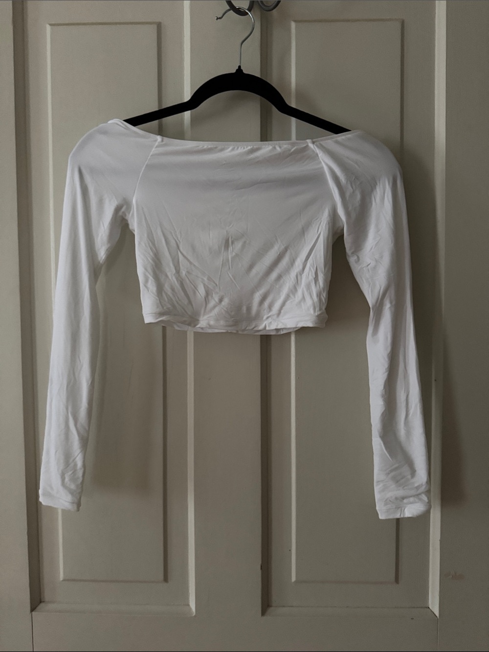 aerie White Off-Shoulder Long Sleeve Crop Top